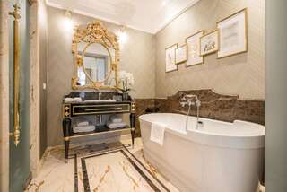 Отель Bachleda Luxury Hotel Krakow MGallery By Sofitel Краков Представительский люкс с кроватью размера «king-size»-3